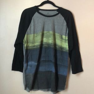 American Eagle, Size XL, Black and grey quarter sleeve graphic tee